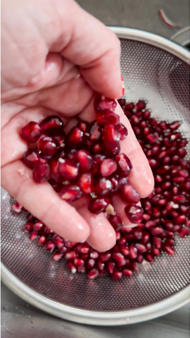 Easy Pomegranate Seeding