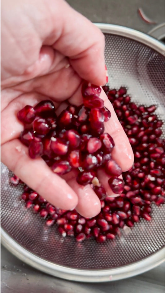Easy Pomegranate Seeding
